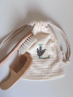Set brosse & peigne en bois naturel — Pochette à personnaliser