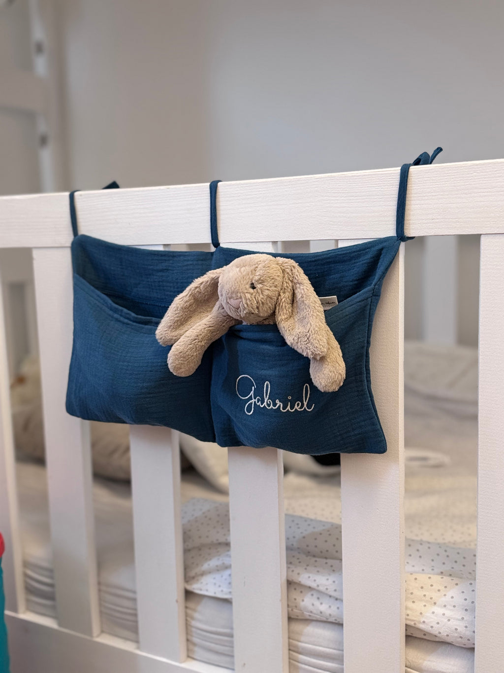 Organisateur de lit bébé