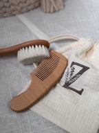Set brosse & peigne en bois naturel — Pochette à personnaliser