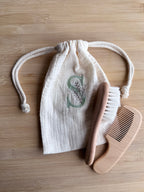 Set brosse & peigne en bois naturel — Pochette à personnaliser