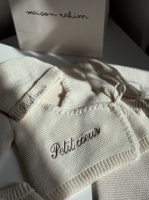 Tenue de naissance beige en maille - 4 pièces