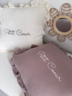 Coussin à volants en gaze de coton - À personnaliser