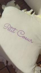 Coussin à volants 100% coton - À personnaliser
